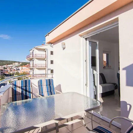 Aba Διαμέρισμα Τρογκίρ